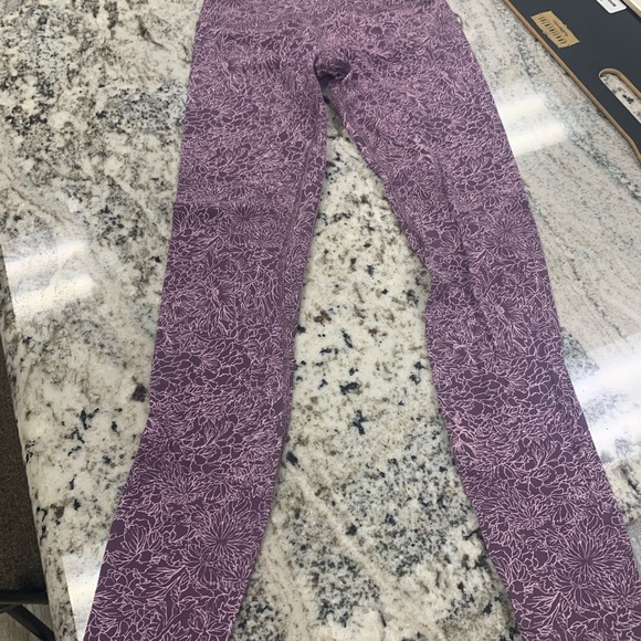 Lululemon align leggings (Authentic) - Picture 7 of 8